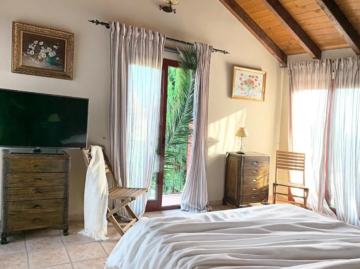 Villa Nabrisa Marbella, 5 Bedroom, Private Pool, Garden, Bbq 0*, Marbella