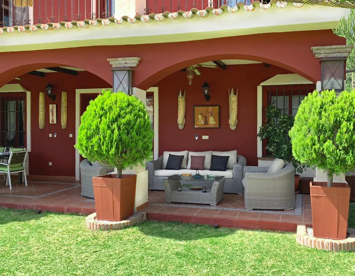 Villa Nabrisa Marbella, 5 Bedroom, Private Pool, Garden, Bbq